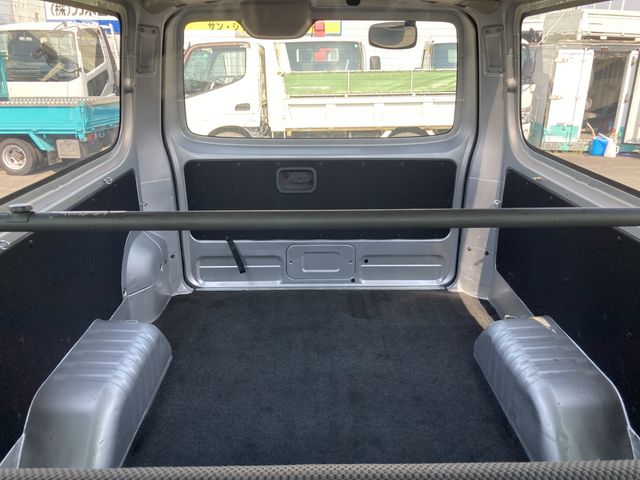 NISSAN NV350 CARAVAN 1.2T 2020 Image 31