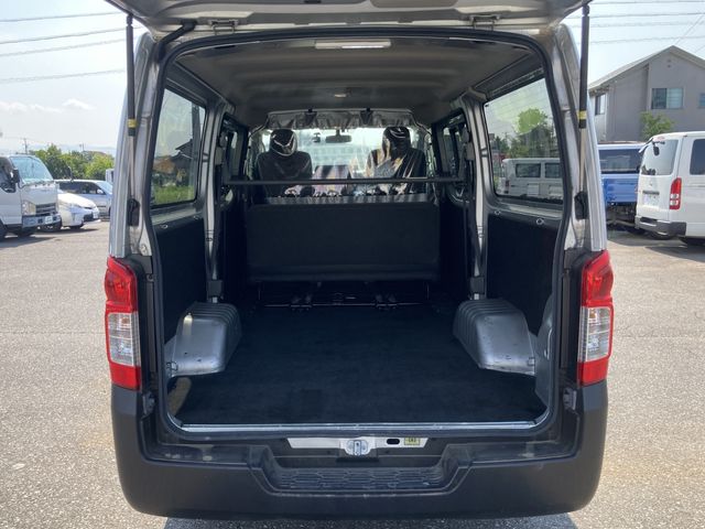 NISSAN NV350 CARAVAN 1.2T 2020 Image 31