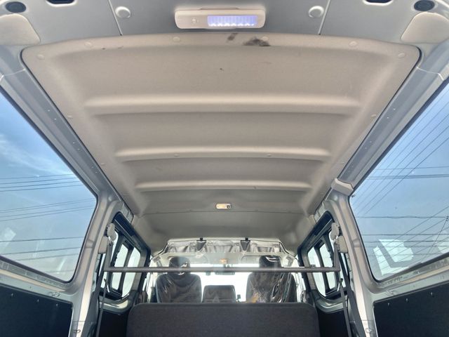 NISSAN NV350 CARAVAN 1.2T 2020 Image 31