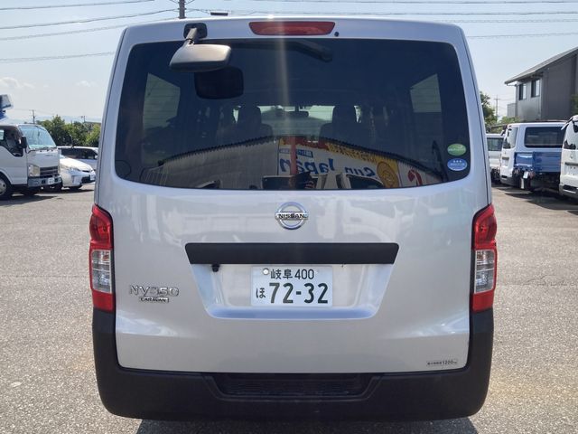 NISSAN NV350 CARAVAN 1.2T 2020 Image 31