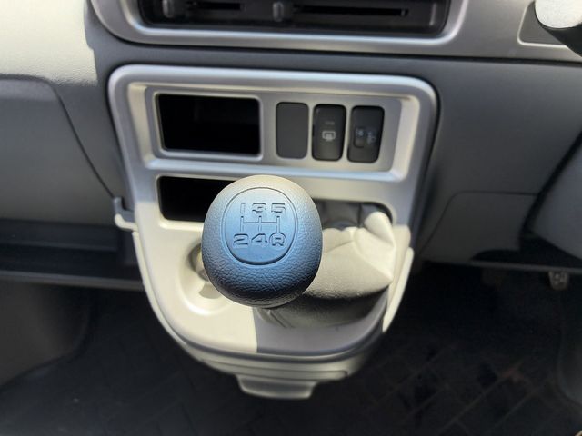 DAIHATSU HIJET CARGO 2015 Image 31