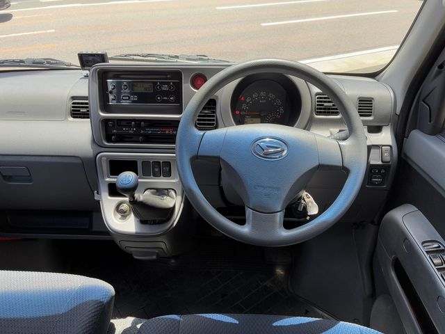 DAIHATSU HIJET CARGO 2015 Image 31