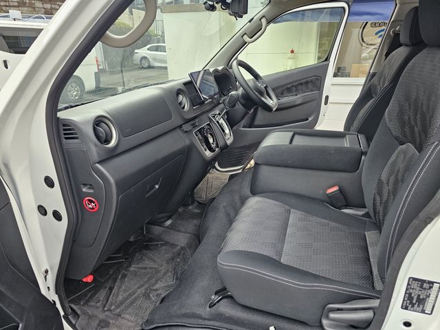 NISSAN CARAVAN VAN 2WD 2024 Image 31