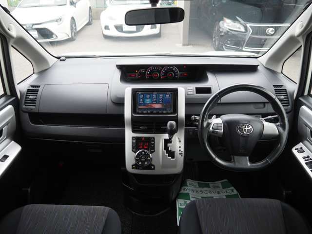 TOYOTA VOXY 2010 Image 31