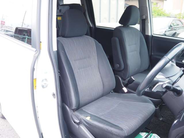 TOYOTA VOXY 2010 Image 31