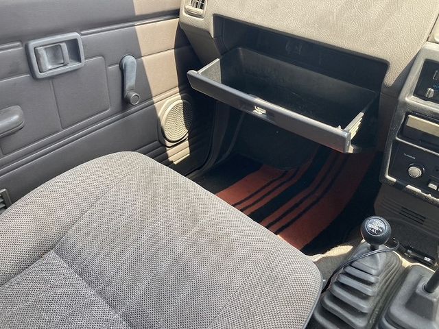 NISSAN DATSUN 4WD 1992 Image 31