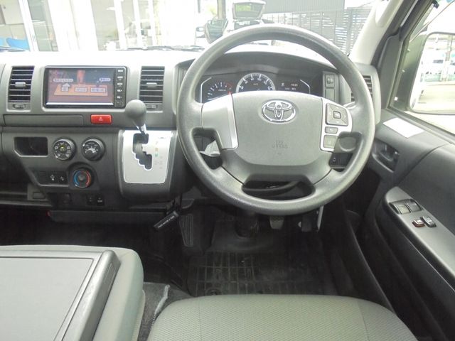 TOYOTA HIACE VAN 2WD 2020 Image 31