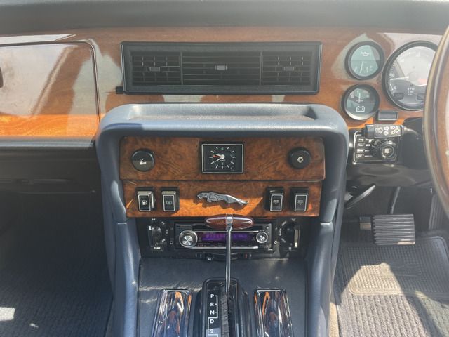 JAGUAR XJSERIES SEDA 1983 Image 31