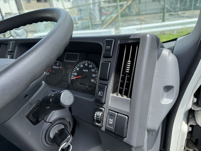 ISUZU ELF 2016 Image 31