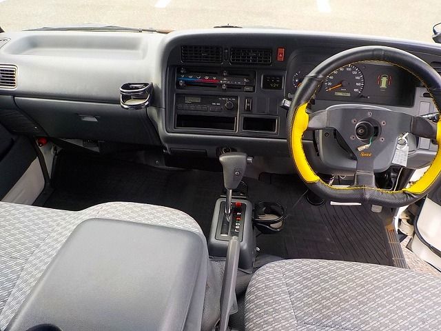 TOYOTA HIACE VAN 1.25T 2004 Image 31