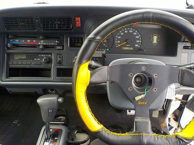 TOYOTA HIACE VAN 1.25T 2004 Image 31