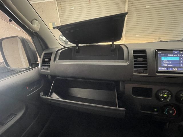 TOYOTA HIACE VAN 1.25T 2WD 2020 Image 31