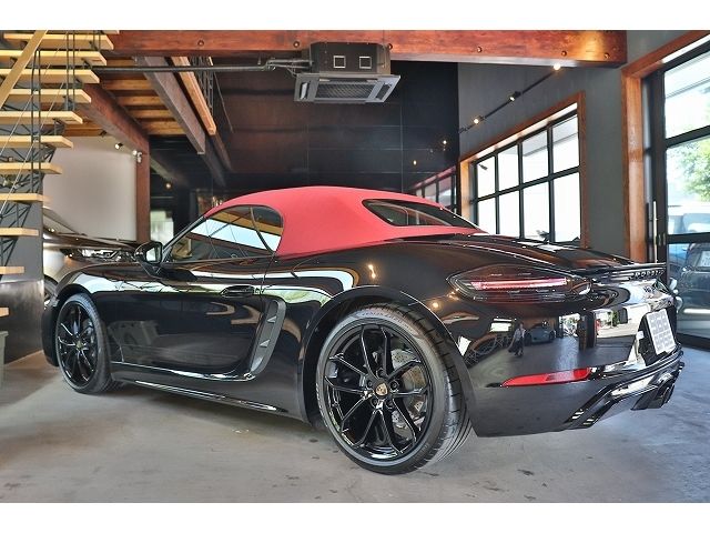 PORSCHE 718BOXSTER 2025 Image 31