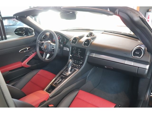 PORSCHE 718BOXSTER 2025 Image 31