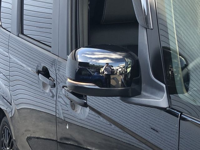 HONDA N BOX CUSTOM 2022 Image 31