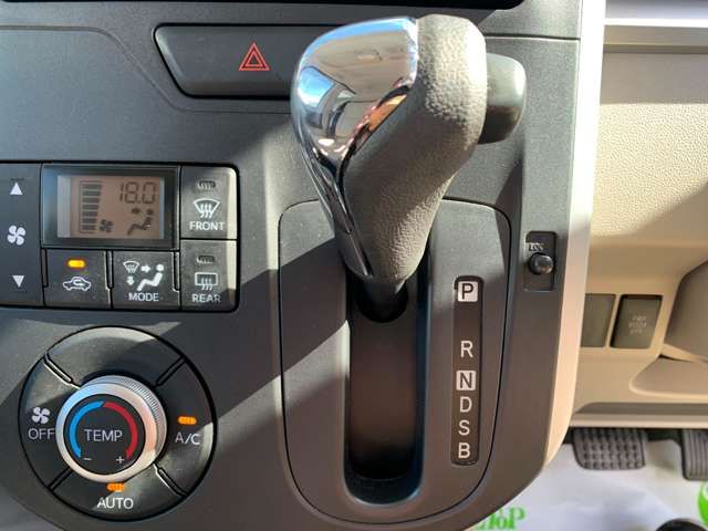 DAIHATSU TANTO 2015 Image 31