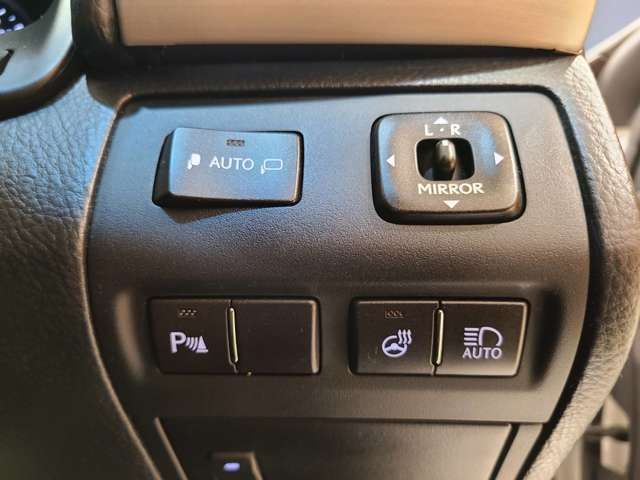 TOYOTA LEXUS LS460 2012 Image 31