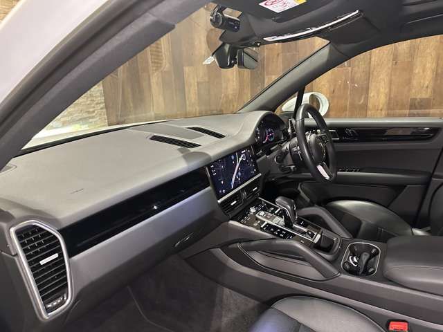 PORSCHE CAYENNE 2022 Image 31