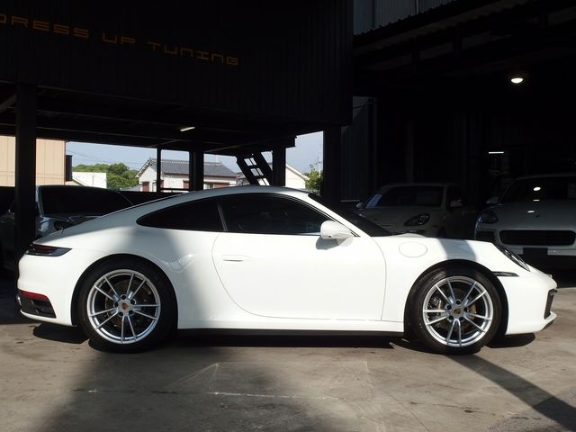 PORSCHE 911 2022 Image 31