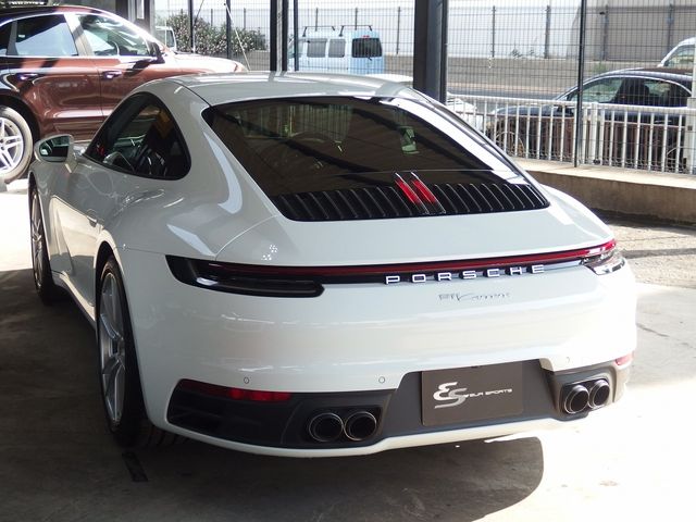 PORSCHE 911 2022 Image 31
