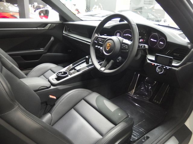 PORSCHE 911 2022 Image 31