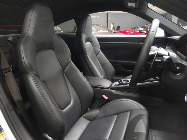 PORSCHE 911 2022 Image 31