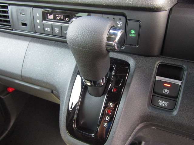 HONDA N BOX CUSTOM 2024 Image 31