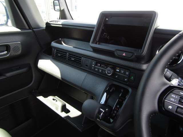 HONDA N BOX CUSTOM 2024 Image 31