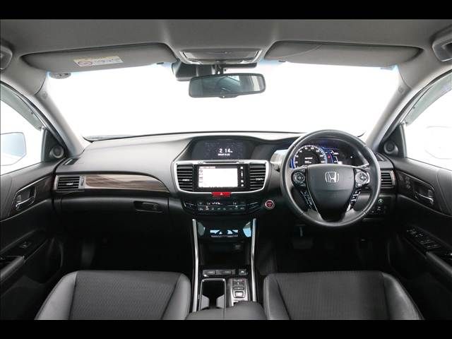 HONDA ACCORD HYBRID 2017 Image 31