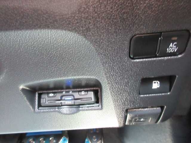 TOYOTA PRIUS 2020 Image 31