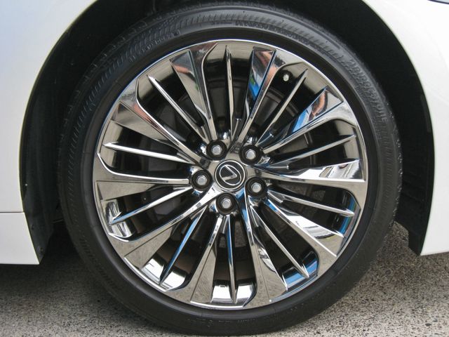 TOYOTA LEXUS LS500 2018 Image 31