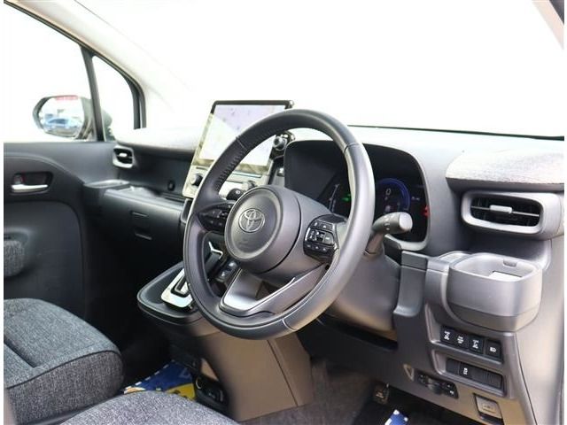 TOYOTA SIENTA HYBRID 2023 Image 31