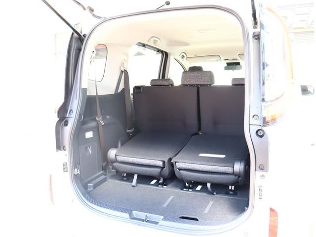 TOYOTA SIENTA HYBRID 2023 Image 31