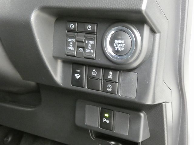 TOYOTA ROOMY 4WD 2023 Image 31