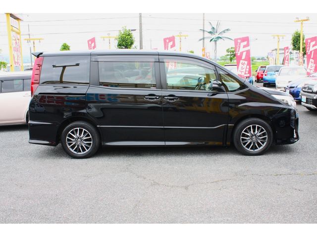 TOYOTA NOAH 2014 Image 31