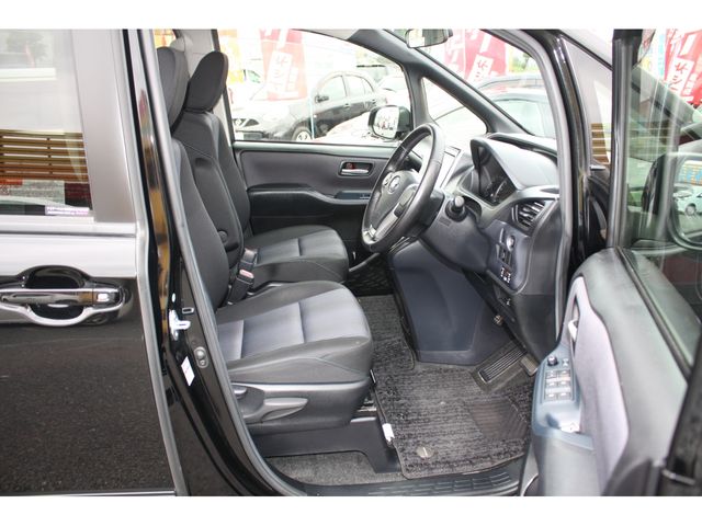 TOYOTA NOAH 2014 Image 31