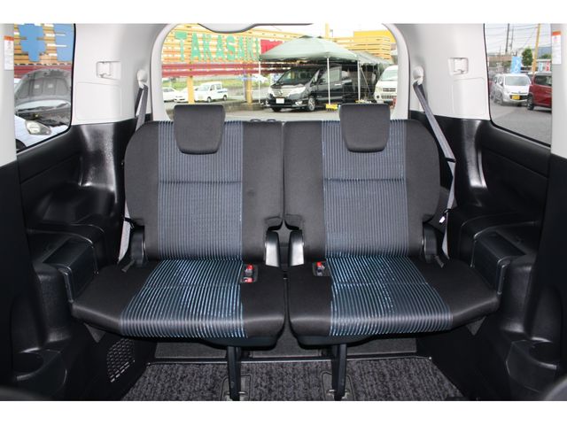 TOYOTA NOAH 2014 Image 31