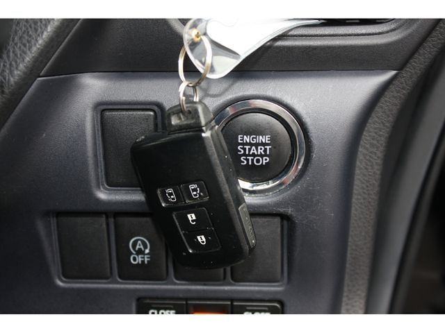 TOYOTA NOAH 2014 Image 31