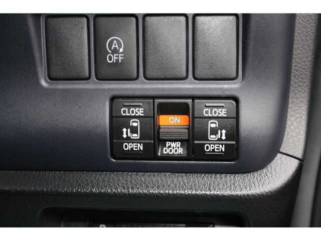 TOYOTA NOAH 2014 Image 31