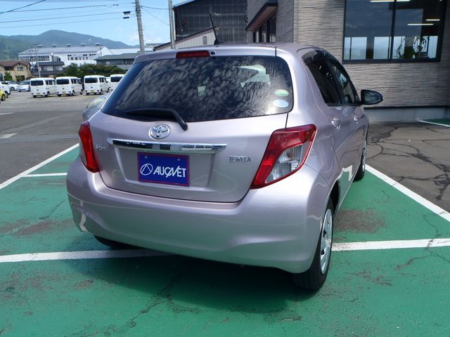 TOYOTA VITZ 2012 Image 31