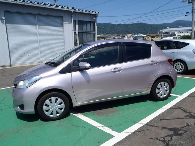 TOYOTA VITZ 2012 Image 31