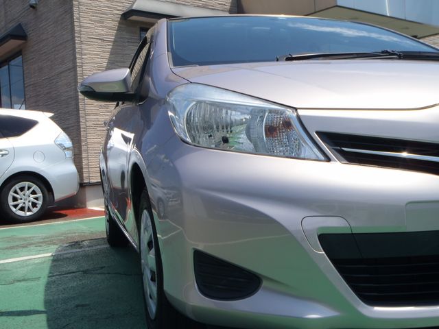 TOYOTA VITZ 2012 Image 31