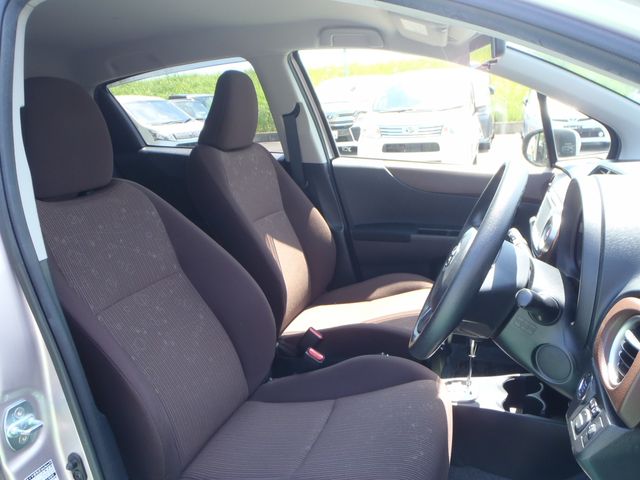 TOYOTA VITZ 2012 Image 31