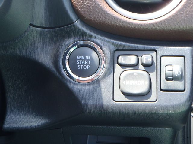 TOYOTA VITZ 2012 Image 31