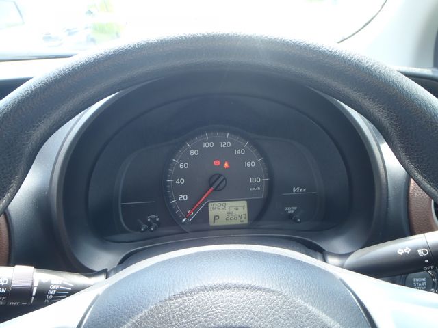 TOYOTA VITZ 2012 Image 31