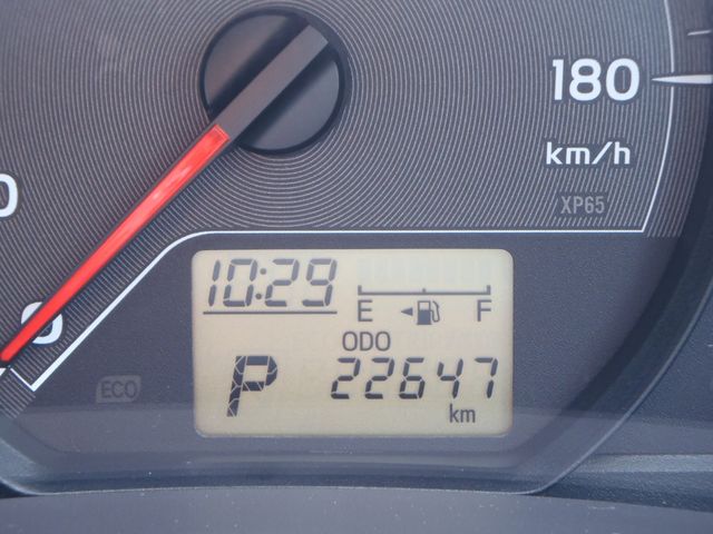 TOYOTA VITZ 2012 Image 31