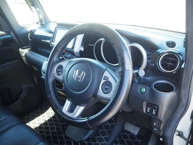 HONDA N BOX CUSTOM 2014 Image 31