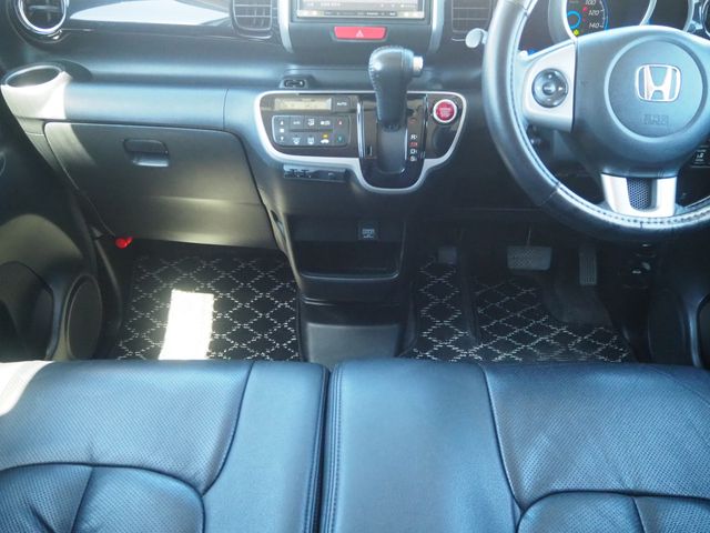 HONDA N BOX CUSTOM 2014 Image 31