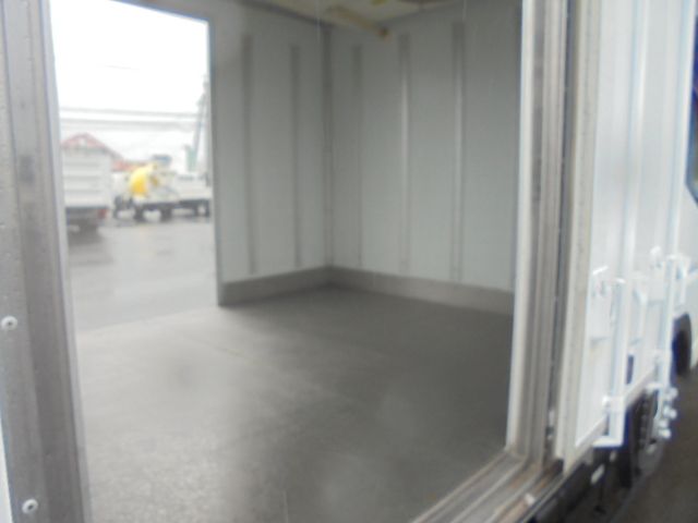 MITSUBISHI CANTER 2011 Image 31