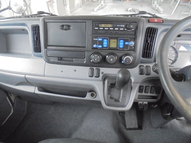MITSUBISHI CANTER 2011 Image 31